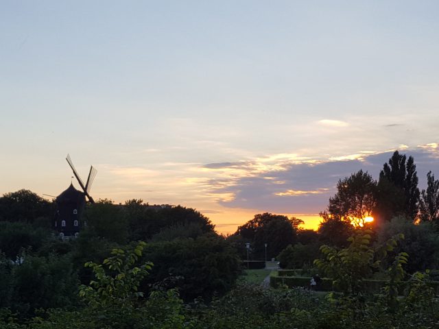 Sonnenuntergang im Schlosspark von Malmo